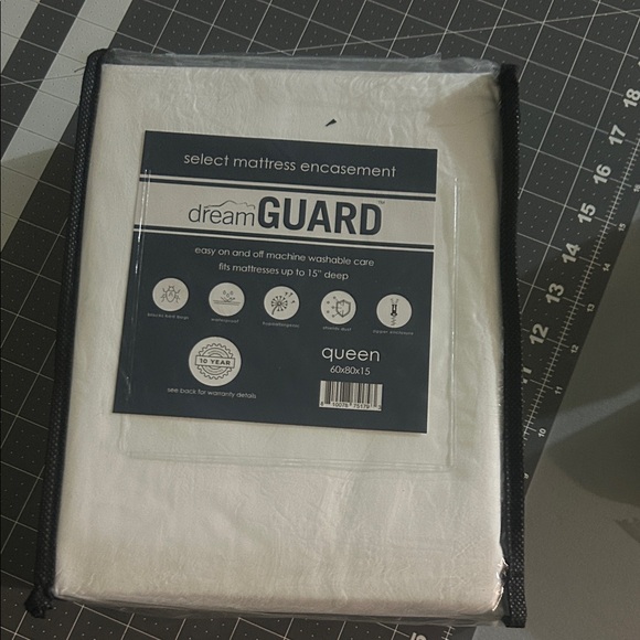 White Mattress Protector - Picture 3 of 4